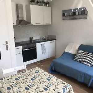 Beau Duplex Dans Longere A 5 Min De La , Larmor-Plage France